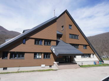 Upravna zgrada, Nacionalni park Sutjeska Upravna zgrada Javne ustanove Nacionalni park Sutjeska glavni ulaz