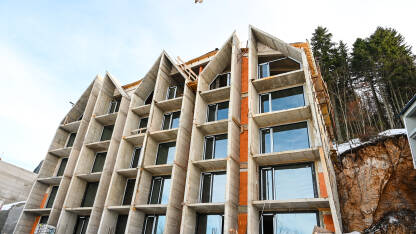 Zgrade u izgradnji Zgrade u izgradnji. Arhitektura. Betoniranje i apartmanizacija. Bespravna i prekomjerna gradnja. Neplanska gradnja.