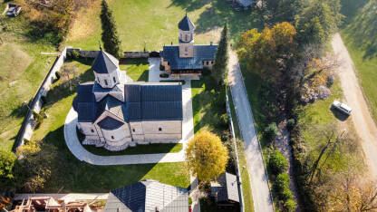 Manastir Mostanica Manastir Mostanica iz vazduha