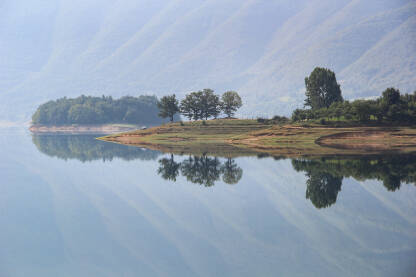 Ramsko jezero Refleksija na Ramskom jezeru