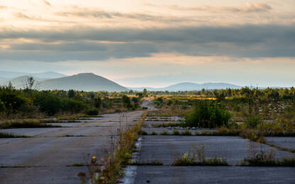 Aerodrom Željava Aerodrom Željava kod Bihaća