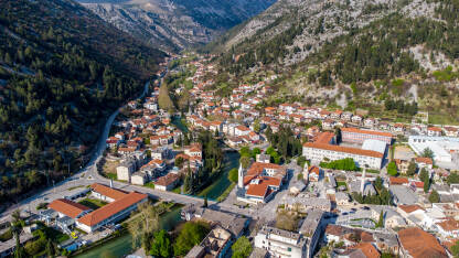 Grad Stolac i rijeka Bregava. Stolac, panorama grada. Grad Stolac i rijeka Bregava, Bosna i Hercegovina.
