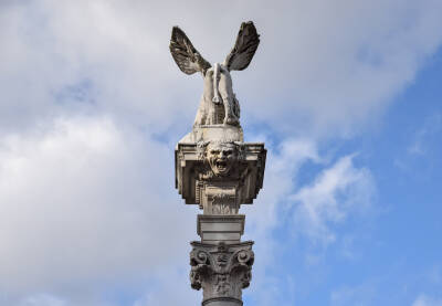 Stub na Piazza dei Signori, Padova Detalj sa trga u Padovi, Italija. Stub na Piazza dei Signori.