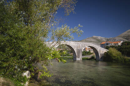 Arslanagića most, Trebinje Arslanagića most na rijeci Trebišnjici, prema spisima u dubrovačkoj arhivi, počeo je da se pravi 1568. godine. Most podigao je Mehmed Paša Sokolović