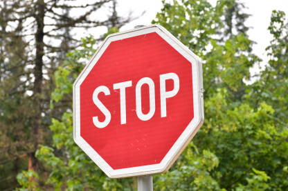 STOP znak Saobraćajni znak stop.