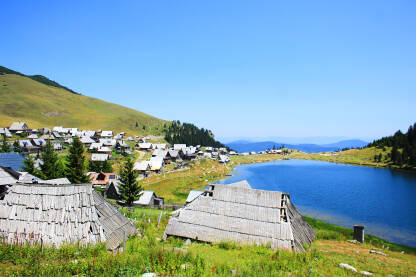 Prokoško jezero Prokoško jezero i selo u podnožju najvišeg vrha planine Vranice.