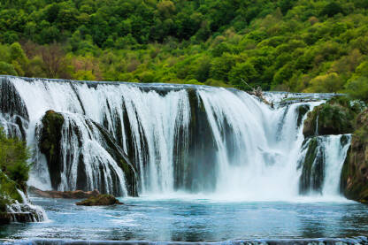Vodopad Štrbački buk na rijeci Uni. Nacionalni park Una, Bihać. Bosna i Hercegovina.