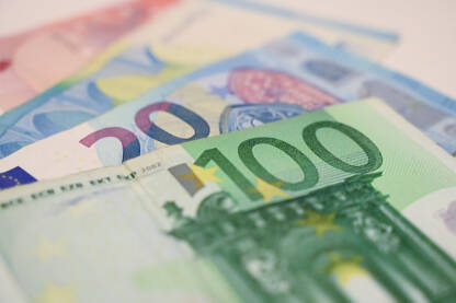Euro Valuta u EU. Novčanice eura, izbliza. Novčanice od 100, 20 i 10 eura. Novac u Evropskoj uniji. Valuta Eurozone.