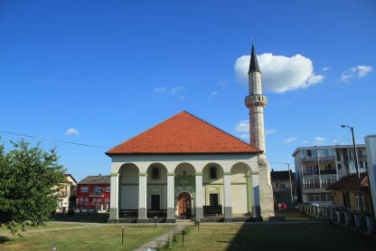 dzamija azizija u orasju dzamija azizija u orasju izgradjena 1864