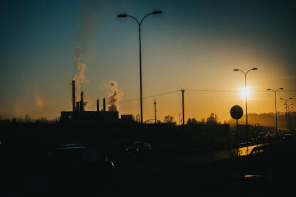 Silueta industrijskih dimnjaka Silueta industrijskih dimnjaka