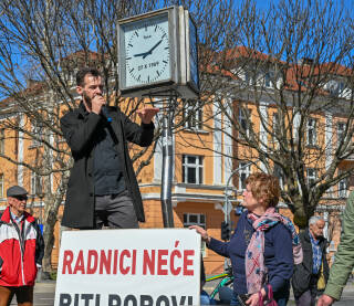 Dražan Pejaković, Radnički pokret Dražan Pejaković, osnivač udruženja Radnički pokret, govori na protestu u Banjaluci, protiv kriminalizacije klevete u Republici Srpskoj.