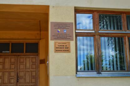 Opština Bosanski Petrovac Zgrada opštine i centar za socijalni rad, Bosanski Petrovac.
