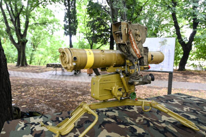 Protuoklopna vođena raketa. Protuoklopna vođena raketa. Protuoklopno oružje. 9K111 Fagot. Protivtenkovska vođena raketa.
