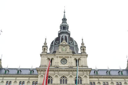 Gradska vijećnica u Gracu Graz, Austrija: Zgrada gradske vijećnice na Hauptplatzu. Rathaus na glavnom trgu. Historijska zgrada.