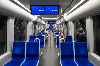 Unutrašnjost putničkog podzemnog voza Unutrašnjost putničkog podzemnog voza. Transport.