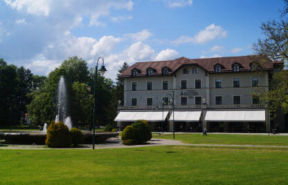 Hotel Austria, Ilidža Hotel Austria i park sa fontanom na Ilidzi u Sarajevu.