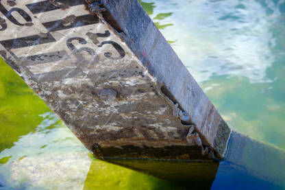 Letvica za mjerenje nivoa vode u rijeci