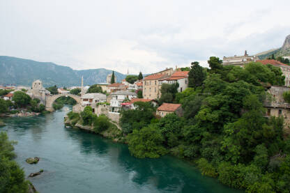 Stari grad u Mostaru Okolina Starog mosta u Mostaru, Stari grad Mostar