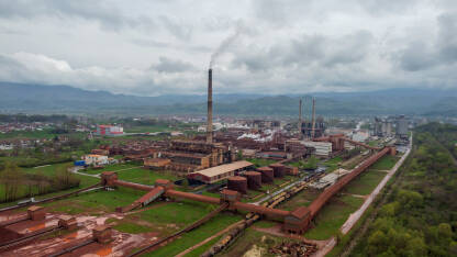 Fabrika za proizvodnju aluminijuma. Alumina, Zvornik. Veliki industrijski kompleks. Fabrika za proizvodnju aluminijuma.