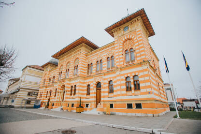 Vijećnica Brčko Gradska vijećnica u Brčkom sagrađena je 1892. godine prema idejnom projektu arhitekta Aleksandra Viteka te je starija u Vijećnice u Sarajevu.