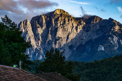 Planina Prenj Na zalasku sunca. Pogled prema vrhovima planine Prenj.