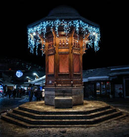 Sebilj, Sarajevo Sebilj je drvena fontana u centru Baščaršije, Sarajevo.