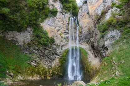 Vodopad Blihe, Sanski Most, BiH Vodopad u prirodi. Vodopad Blihe, Sanski Most, Bosna i Hercegovina.