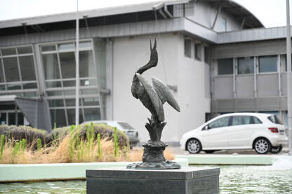 Statua Čaplje i simbol grada Čapljine Statua Čaplje i simbol grada Čapljine na jugu BiH.