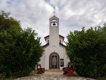 Crkva Sv. apostola Petra i Pavla u Poloju Crkva Sv. apostola Petra i Pavla u Poloju kod Broda