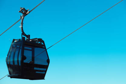 Trebevićka žičara Trebevićka žičara i prazna gondola