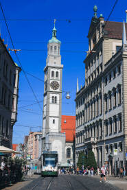 Perlach toranj, Augsburg Perlach toranj visok 70 metara. Augsburg, Njemačka