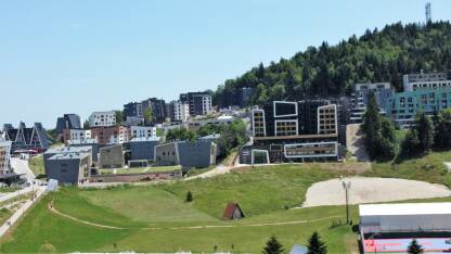 Babin Do (Bjelašnica) Apartmansko naselje na planini Bjelašnici.