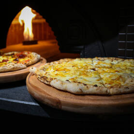 Pica u pizza peći Pica u pizza peći