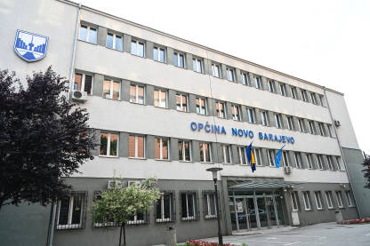Zgrada opštine Novo Sarajevo. Zgrada opštine Novo Sarajevo. Novo Sarajevo jedna je od devet općina Sarajevskog kantona i jedna od četiri općine / opštine Grada Sarajeva.