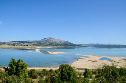 Buško jezero i planina Tušnica, Livno, BiH. Buško jezero i planina Tušnica, Livno, BiH.