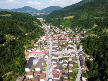 DJI_0116 Kreševo, Bosna i Hercegovina, panoramski snimak. Mjesto Kreševo u centralnoj BiH, snimci dronom.