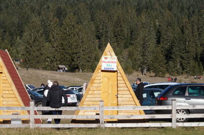 Kućica za prodaju hrane Montažna kučica za prodaju hrane i pića na planini Igamn.