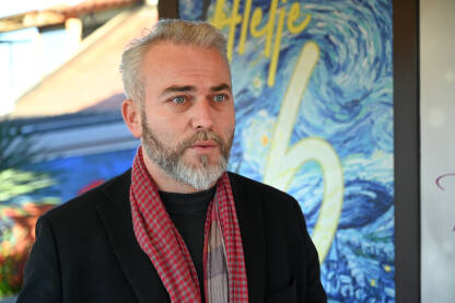 Željko Lazarević, Udruženje građana “Beba više” Željko Lazarević, Udruženje građana Centar za podršku u zajednici “Beba više” nastalo je iz potrebe da se pomognu i podrže svi ljudi koji se bore sa sterilitetom.