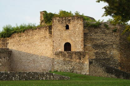 Stari grad Ostrožac, Bihać