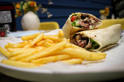 Tortilja Tortilja sa pomfritom