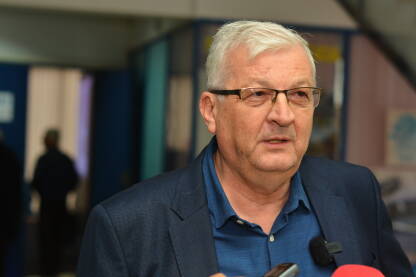 Radomir Pavlović Dugogodišnji predsjednik OO SNSD Srebrenica, trenutno direktor Nacionalnog parka "Drina" Srebrenica. Ljekar, pisac, političar.