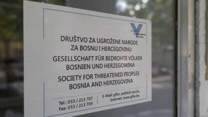 Društvo za ugrožene narode za Bosnu i Hercegovinu Tabla društva za ugrožene narode za Bosnu i Hercegovinu