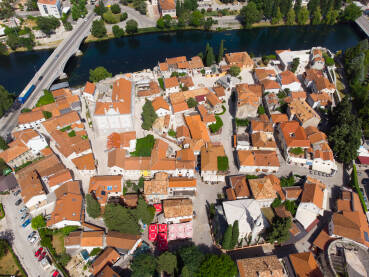 DJI_0048-2 Trebinje, Bosna i Hercegovina. Stari grad u Trebinju, jedan od najljepših gradova u BiH. Rijeka Trebišnjica. Stari grad, snimci dronom.