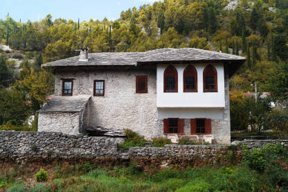 Begovina Stolac Bosanska kuća na obali Radimlje u Stocu.