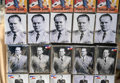Suveniri s likom Josipa Broza Tita. Suveniri s likom Josipa Broza Tita. Tito je bio predsjednik Socijalističke Federativne Republike Jugoslavije.