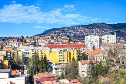 Sarajevo Sarajevo, glavni grad Bosne i Hercegovine. Krovovi i zgrade.