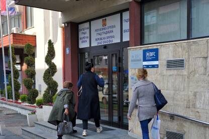 Ulaz u zgradu Gradske uprave grada Gradiska