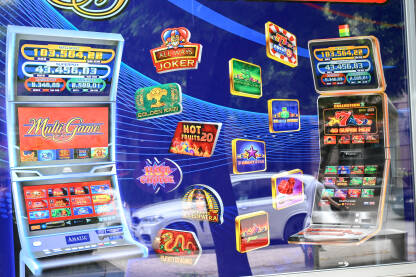 Znak za kasino. Znak za kasino. Reklama za kockanje. Kladionica i kockarnica. Casino.