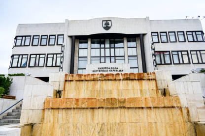 Bratislava, Slovačka: zgrada Parlamenta. Bratislava, Slovačka: zgrada Nacionalnog parlamenta Slovačke.