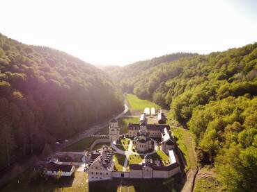 Manastir Osovica smjestena nedaleko od Srbca,mjesto crvena zemlja.